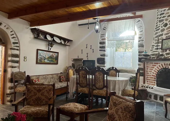 Marianna\'S Traditional House