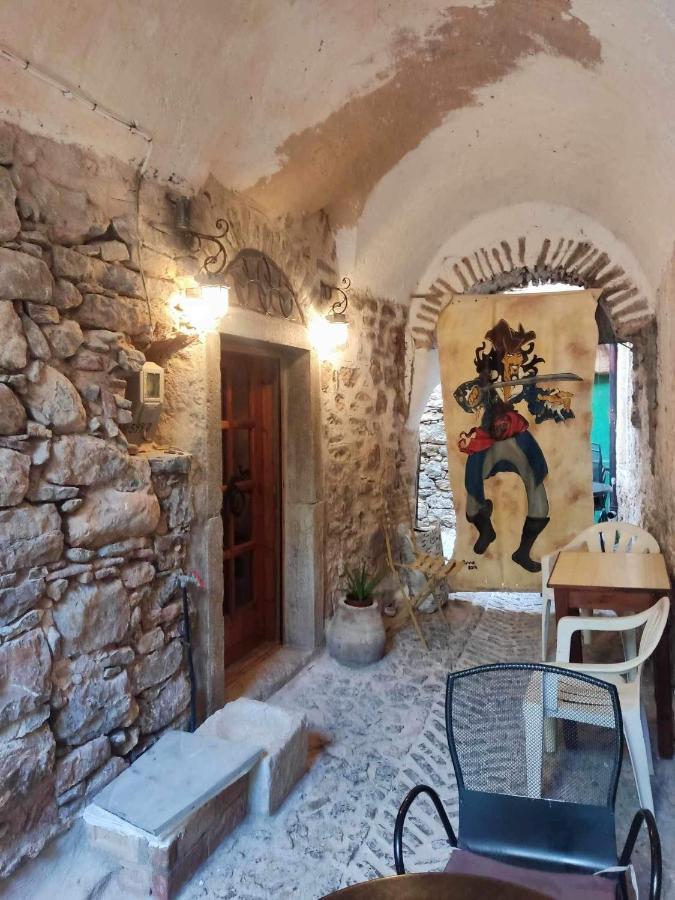 Marianna's Traditional House *